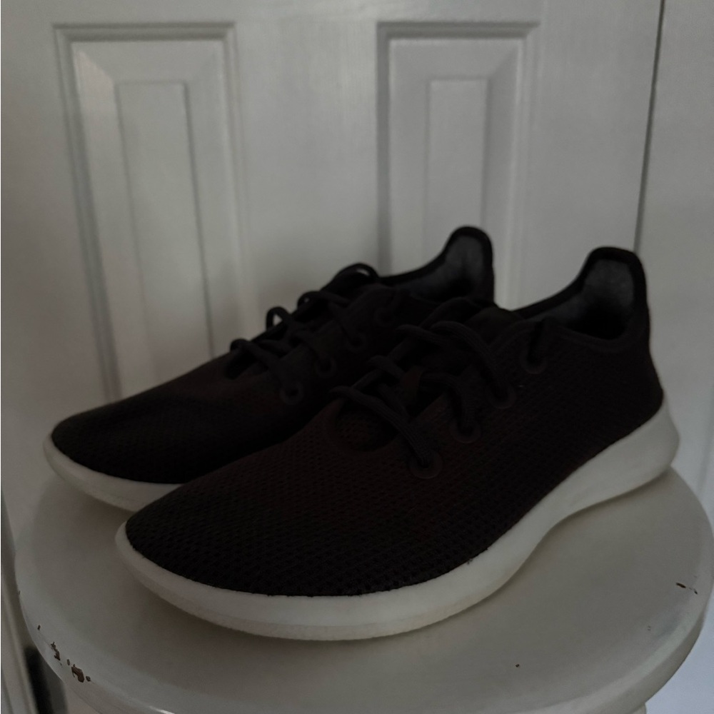 Allbirds Men’s Tree Runners Sneakers – Chocolate Charcoal Gray – Size 11